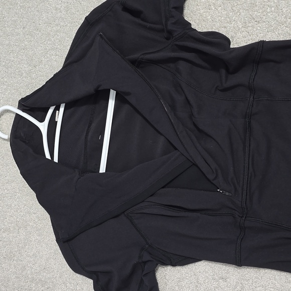 LULULEMON base runner 1/2 zip - Picture 5 of 7